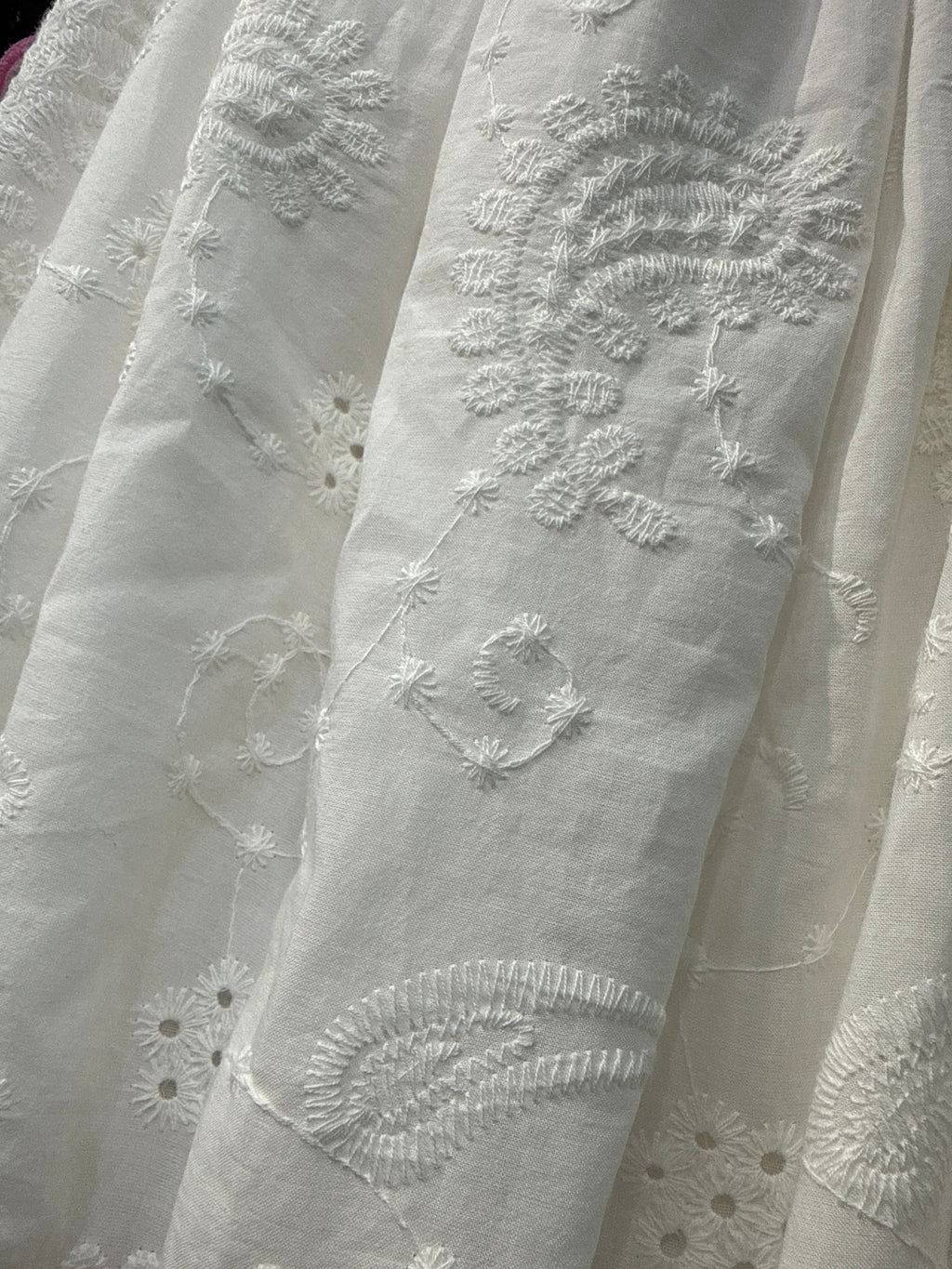 Abito Lungo in Sangallo "Boho-Chic" – Bianco Ottico (Cintura Inclusa)
