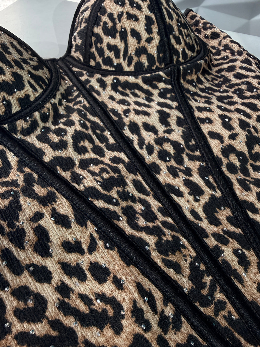 Corsetto Bustier Animalier – Scintillante & Versatile