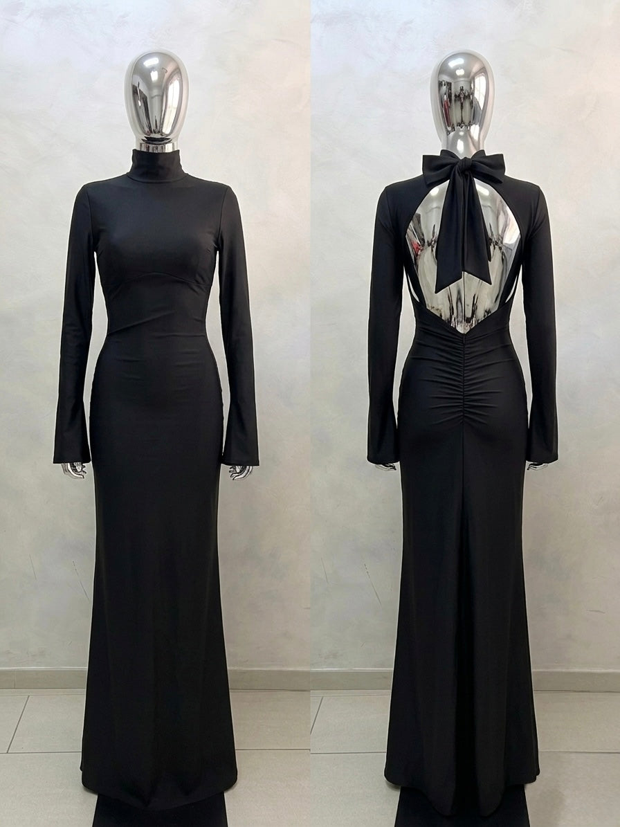 Abito Lungo "Elegant Back" – Collo a Dolcevita e Schiena Scoperta
