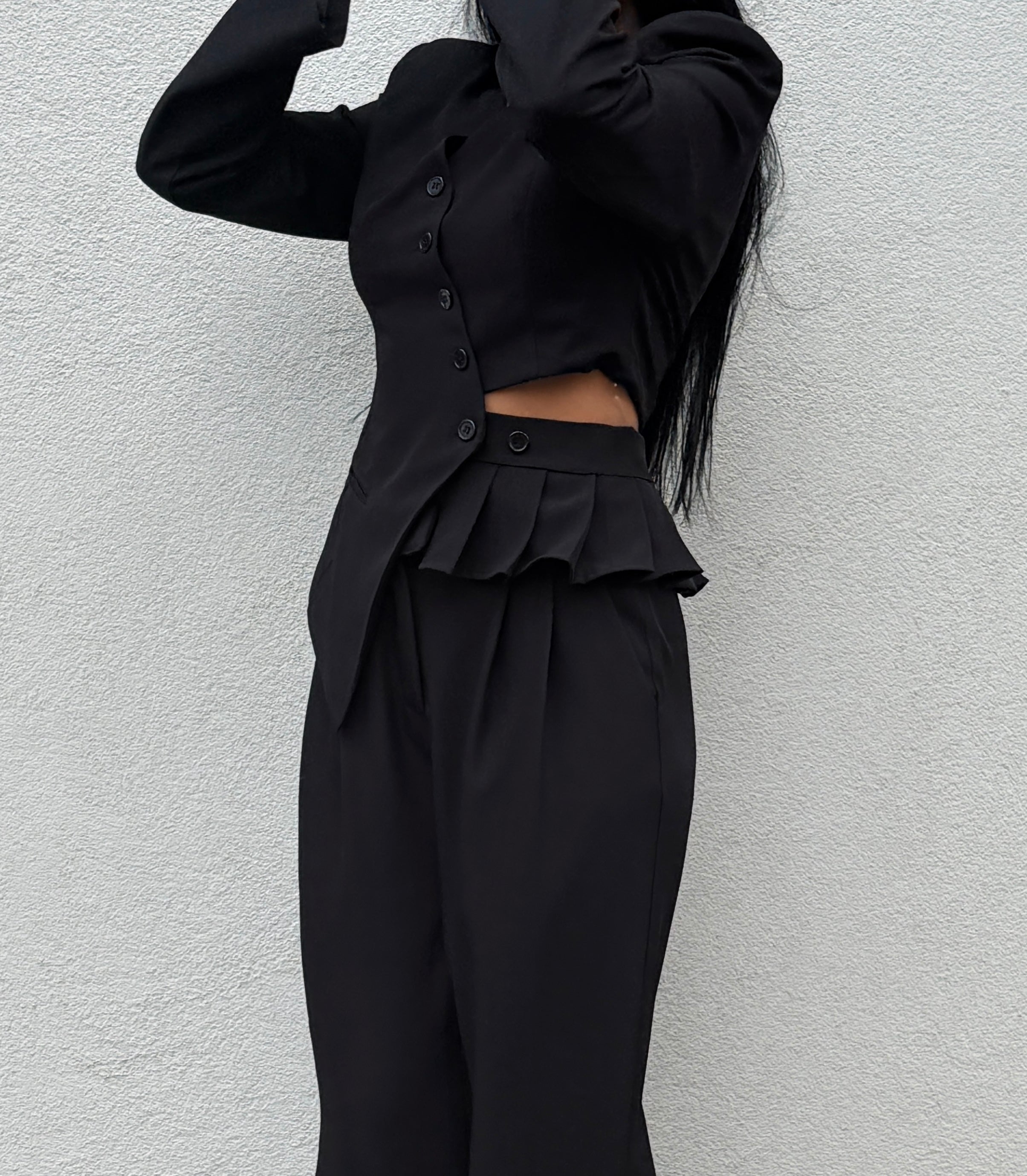 Tailleur Avant-Garde Asimmetrico – Black Editorial Set