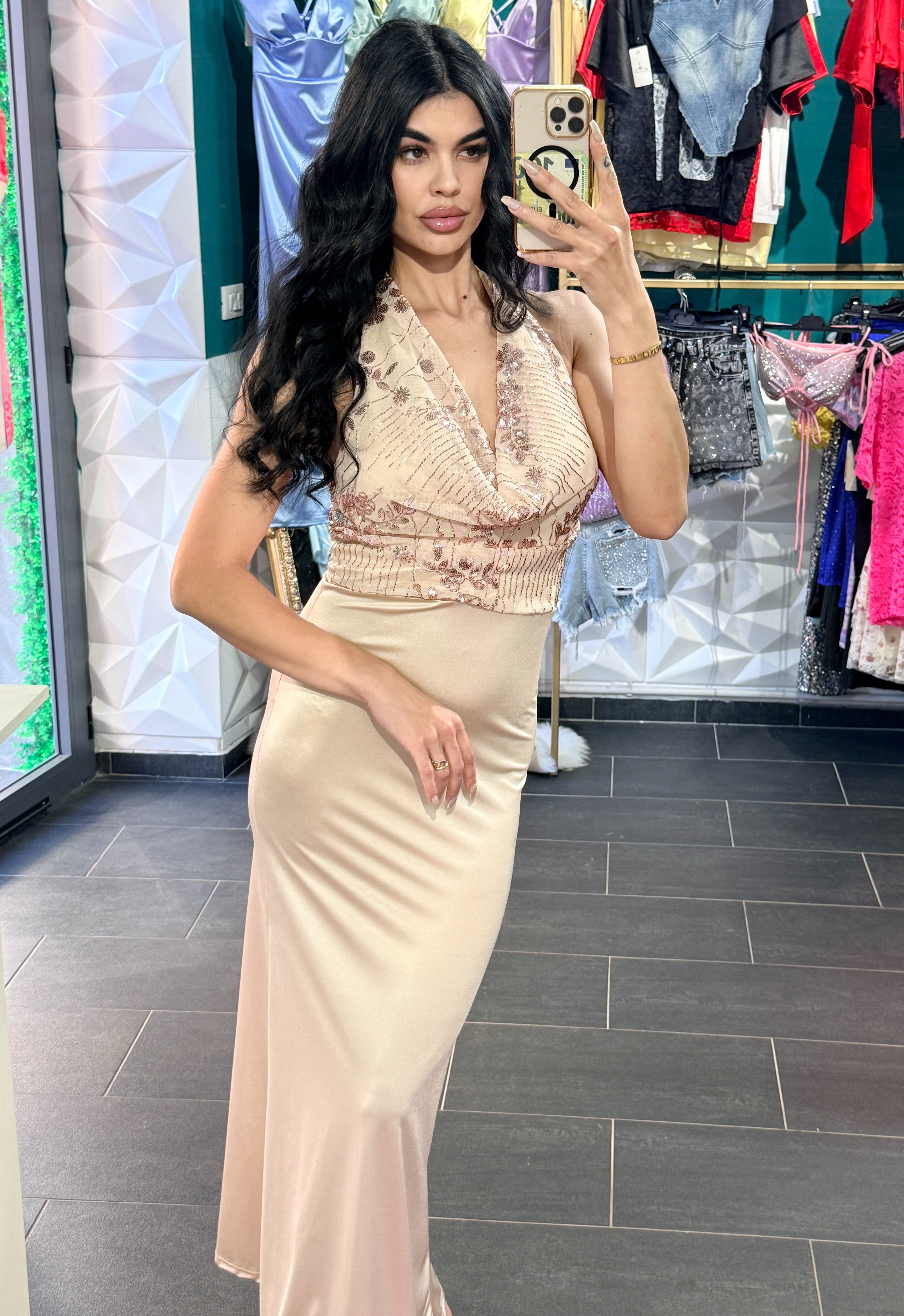 Abito Elegante con Corpetto in Paillettes e Gonna Saten