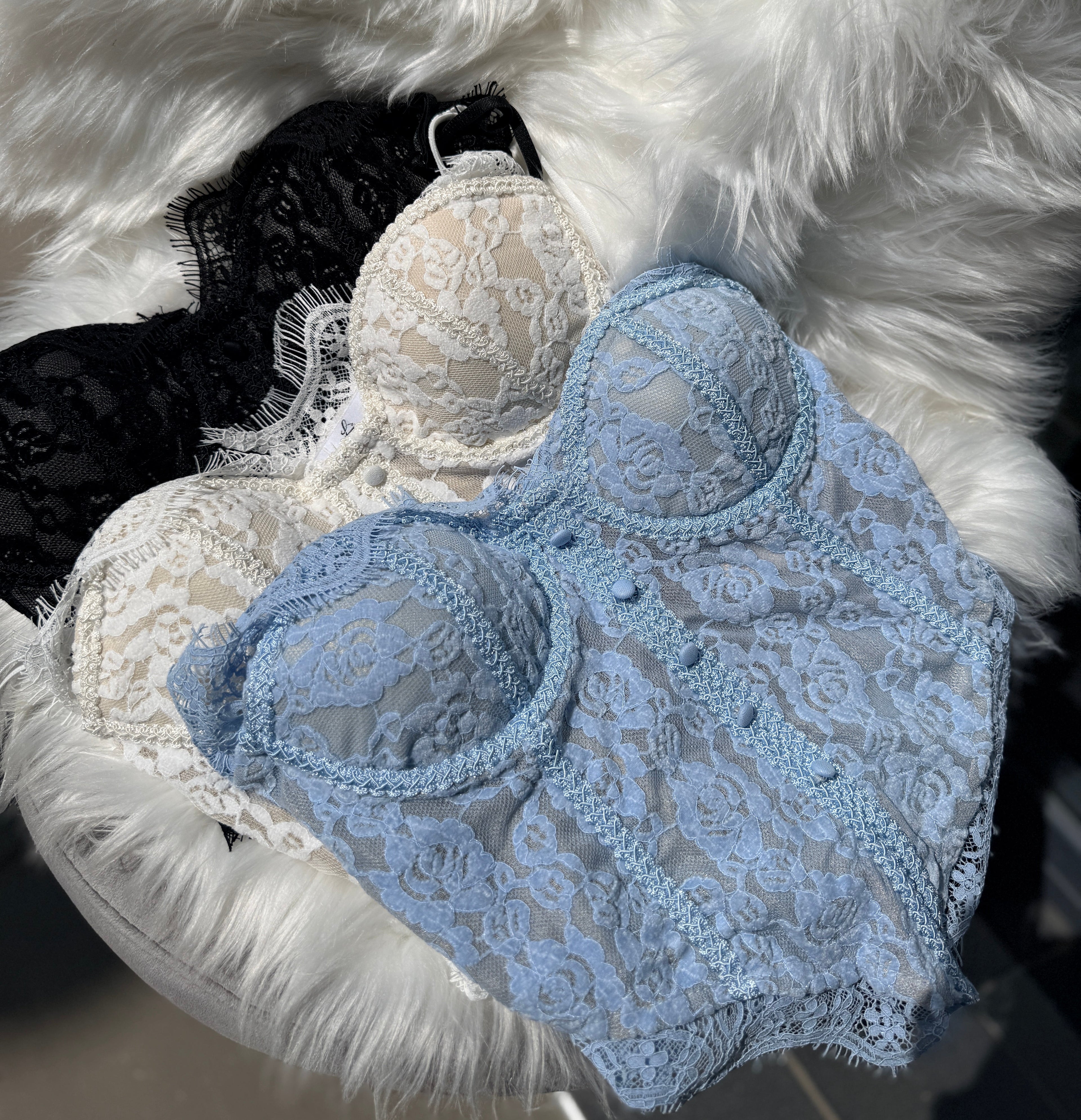Corsetto in Pizzo Floreale – Eleganza Romantica