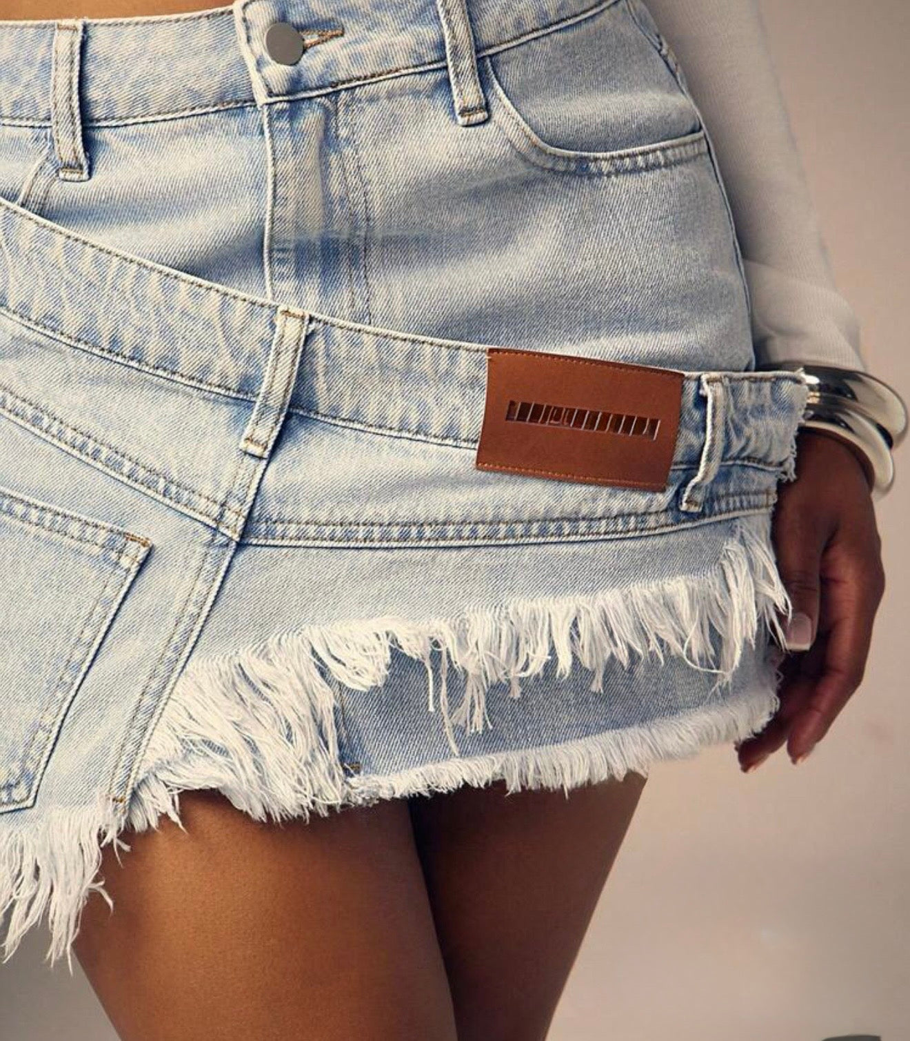 Minigonna di Jeans Deostruita - Urban Chic Design