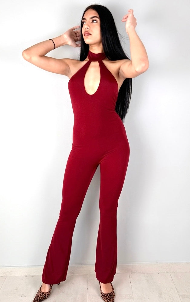 Tuta Halter Aderente con Pantalone a Zampa e Dettaglio Cut-Out