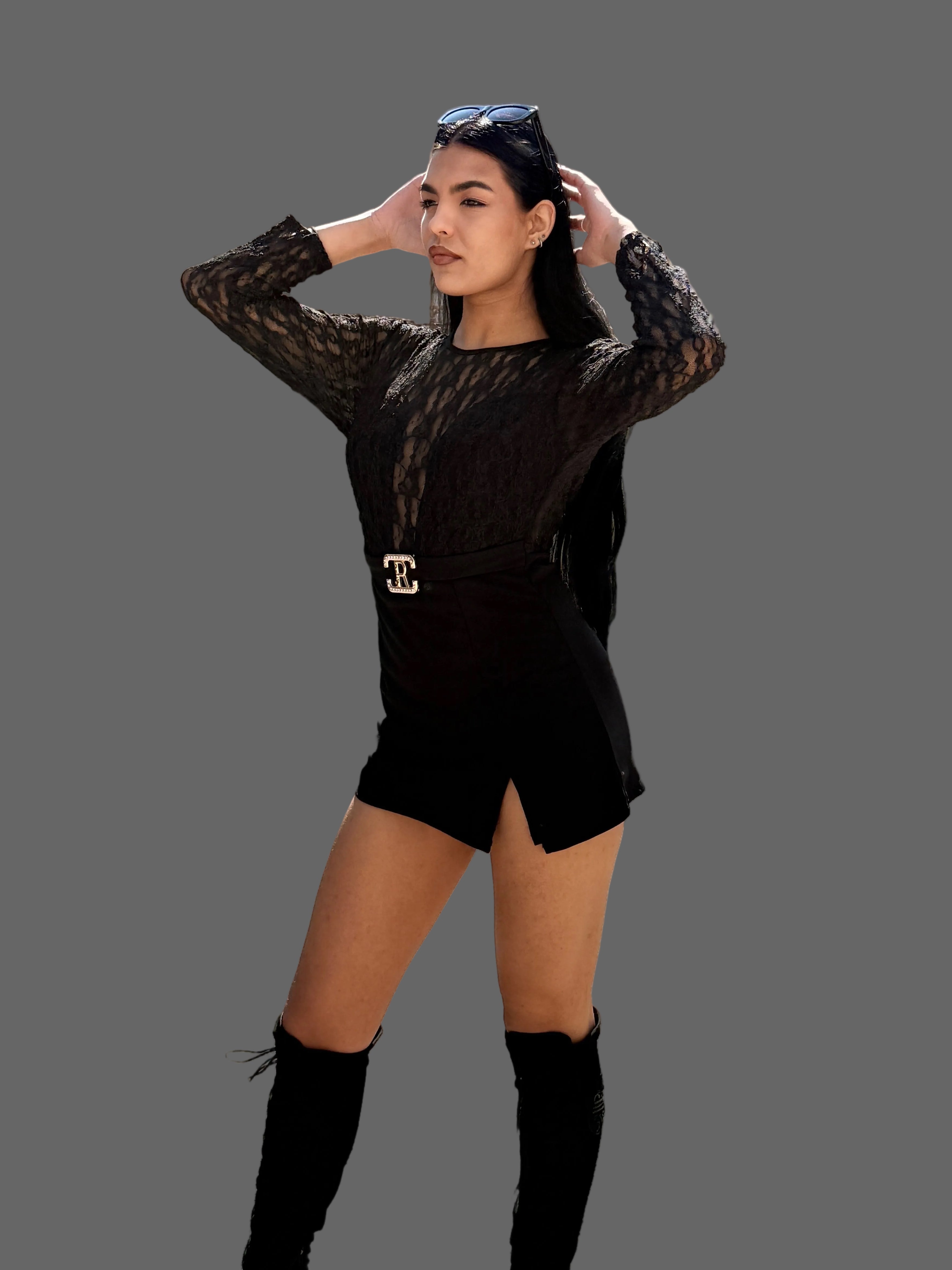 Tuta Corta in Pizzo "Elegance Noir" con Cintura Gioiello
