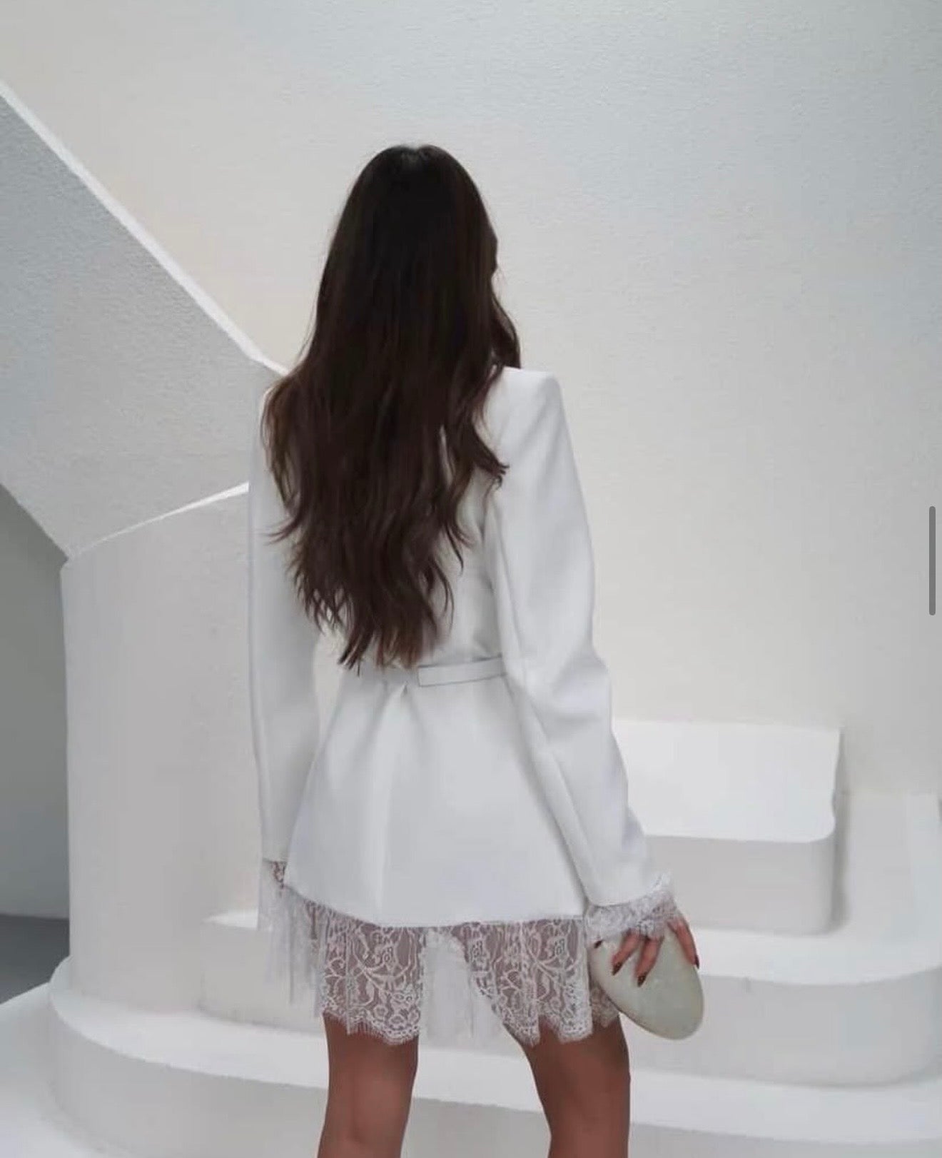 Blazer Couture con Orli in Pizzo Chantilly – White Pearl