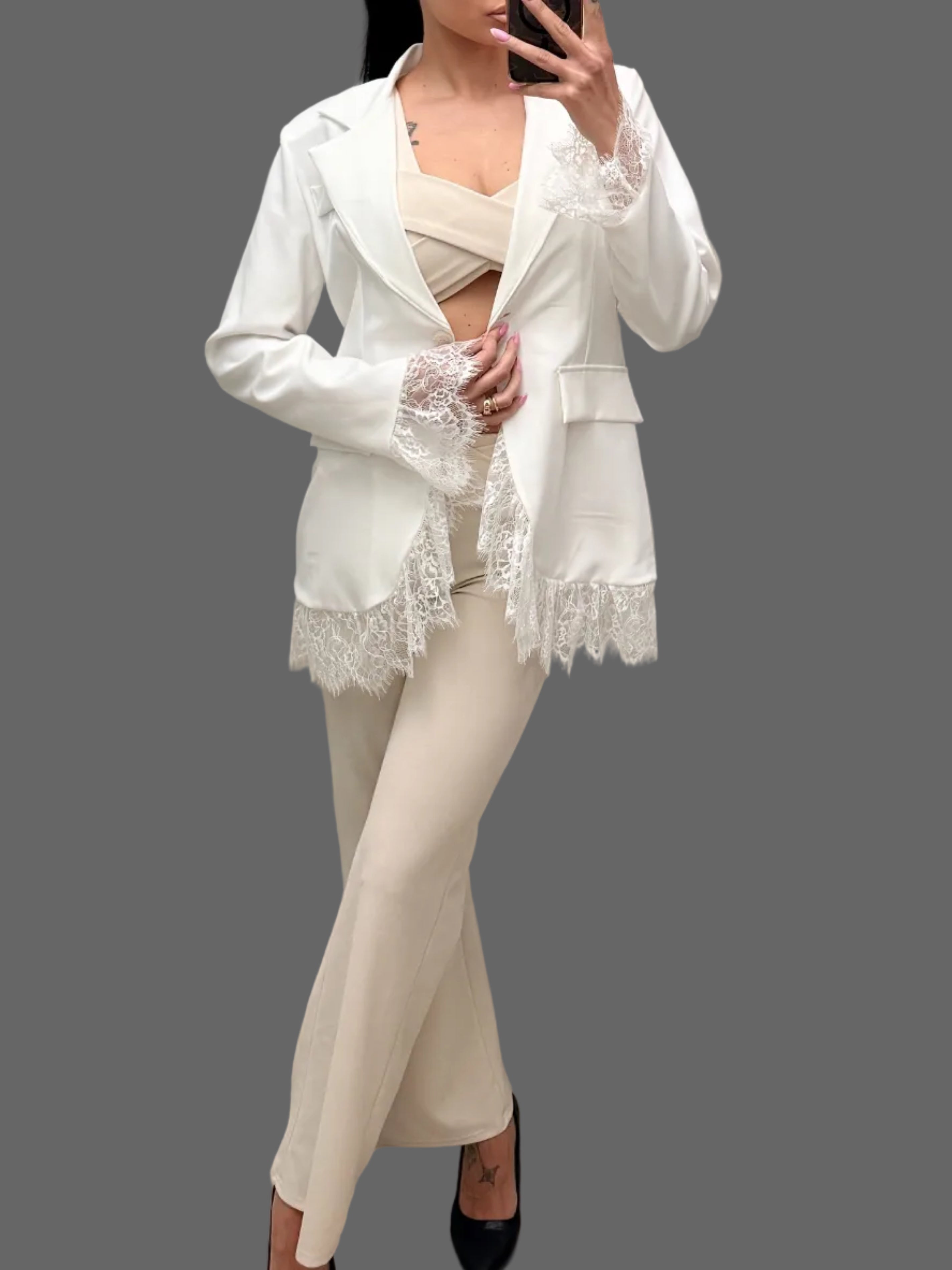 Blazer Couture con Orli in Pizzo Chantilly – White Pearl