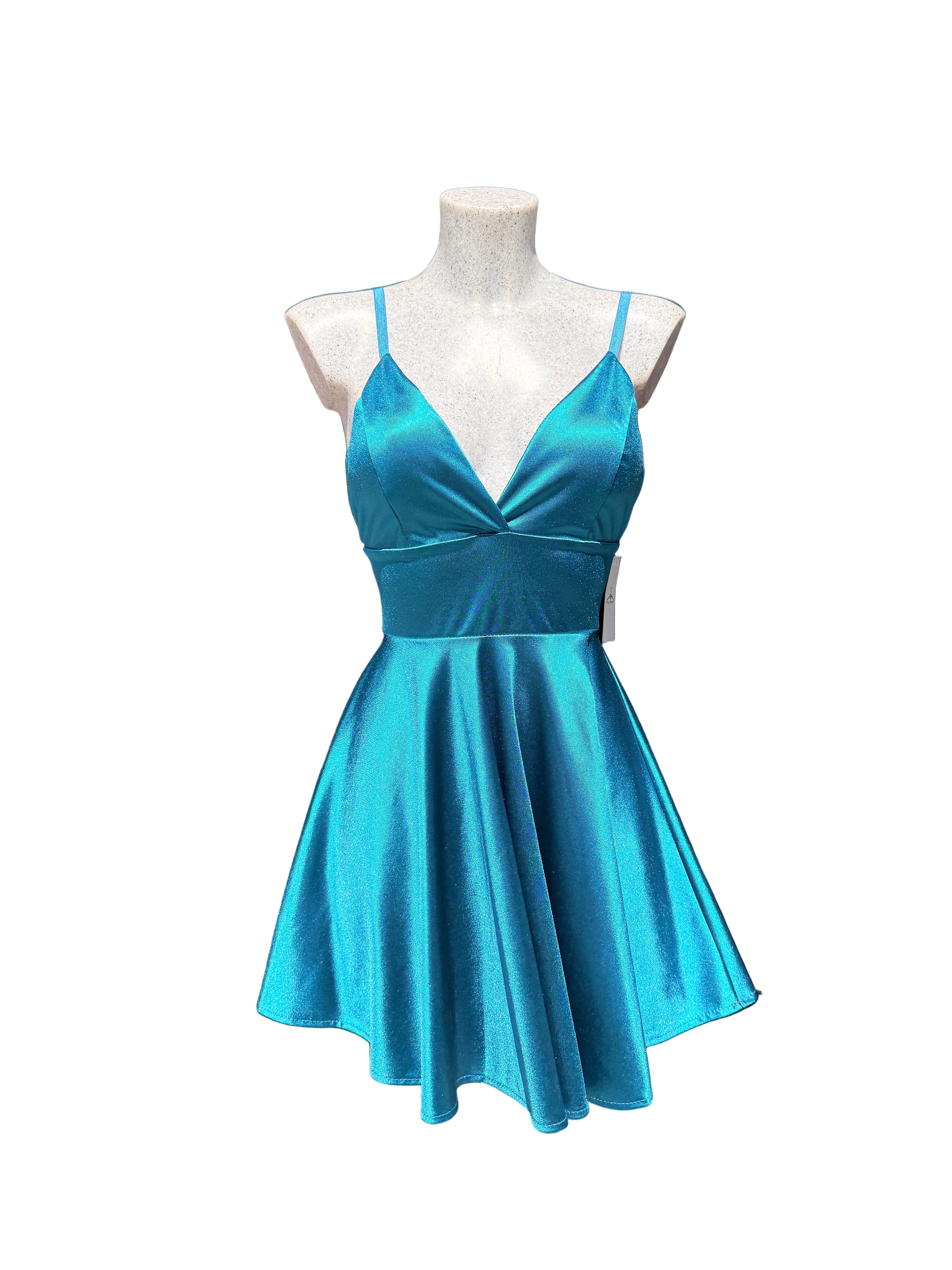 Abito Satin Chic – Eleganza e Versatilità