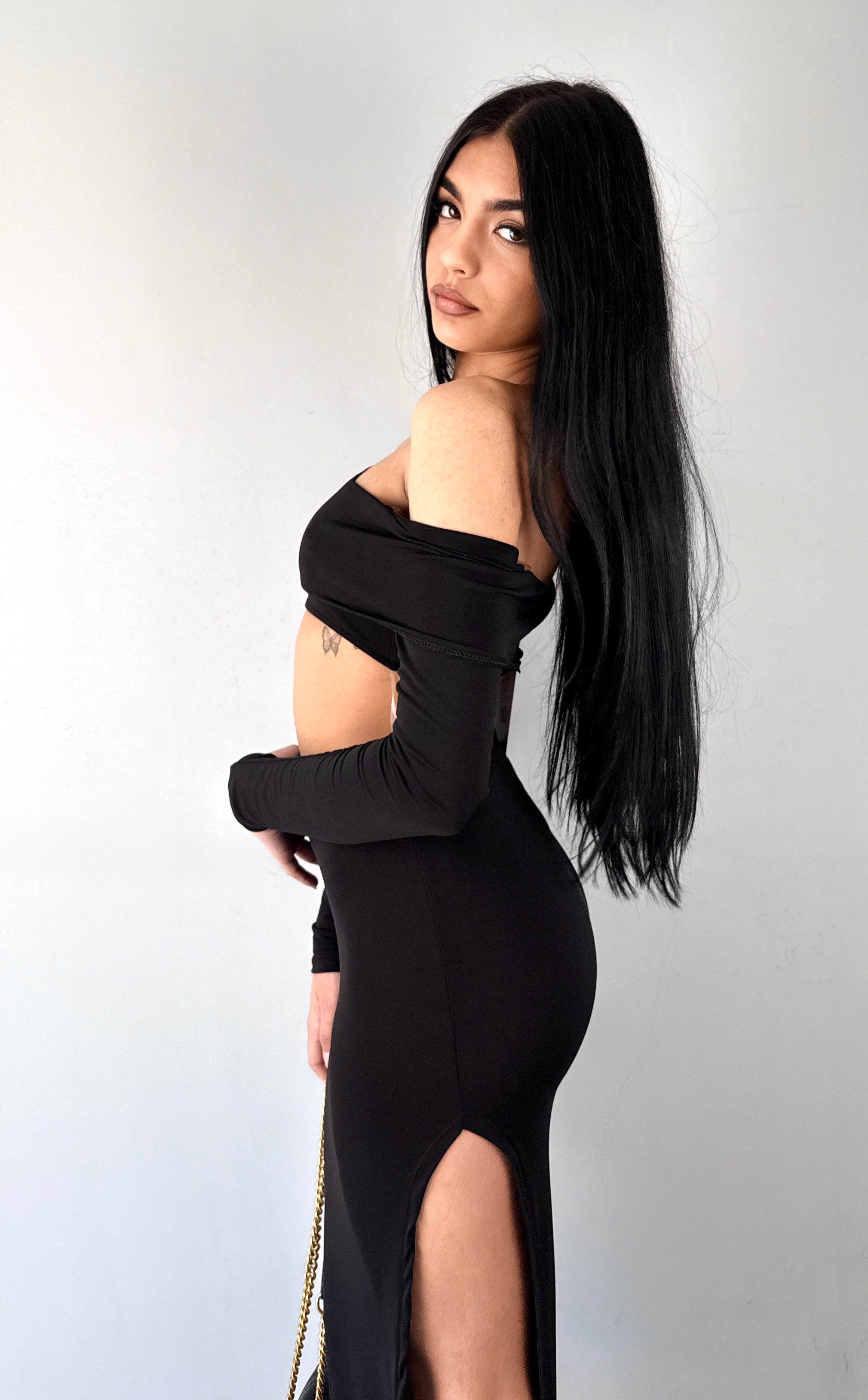 Abito Midi "Noir Cut-Out" – Eleganza Audace