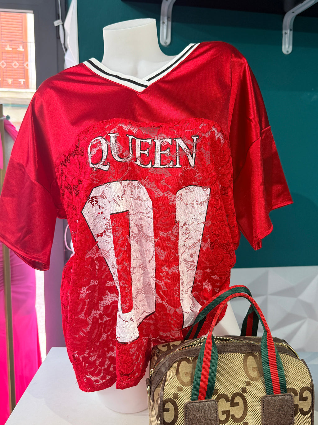 T-shirt Queen in pizzo