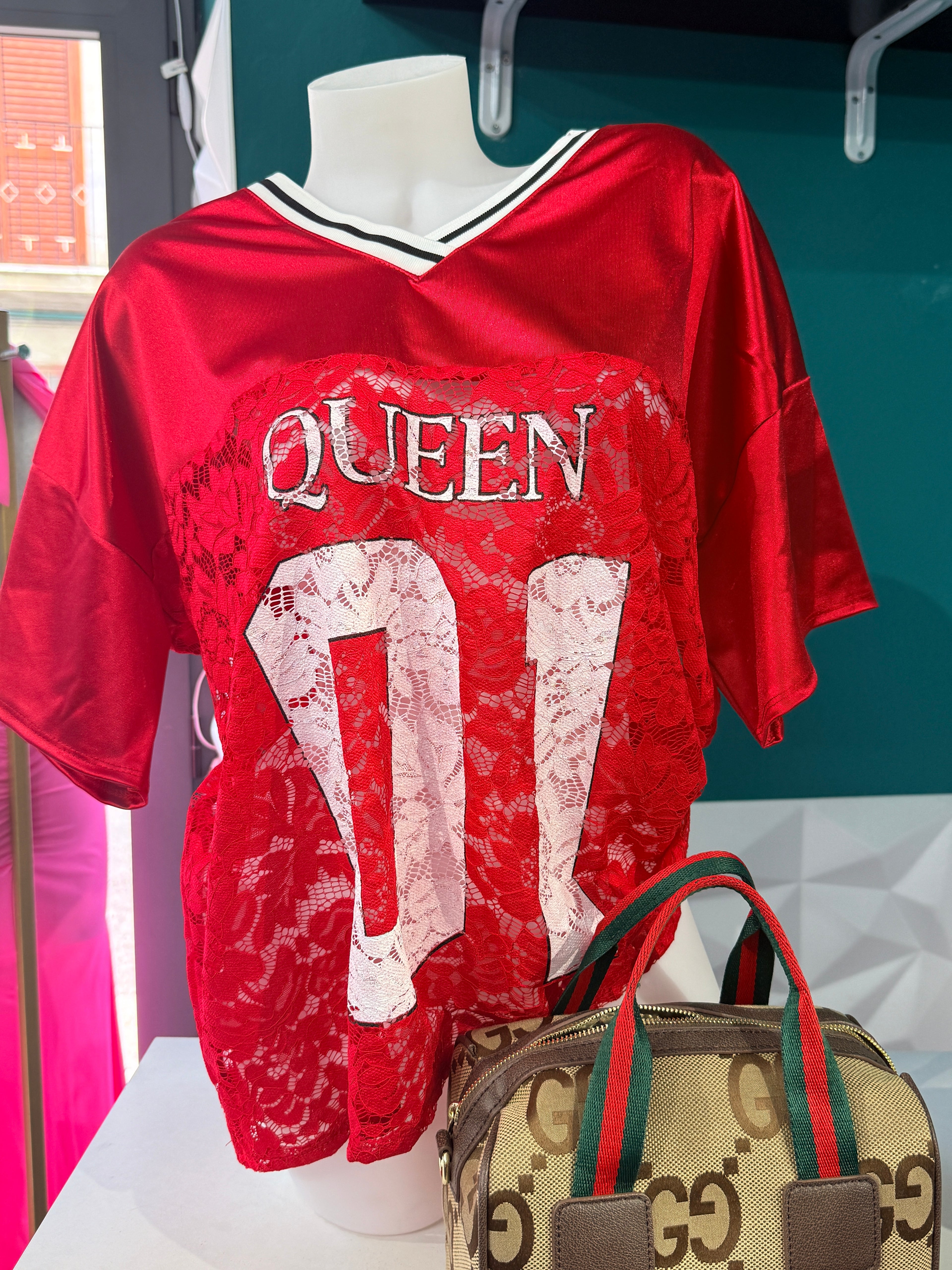 T-shirt Queen in pizzo