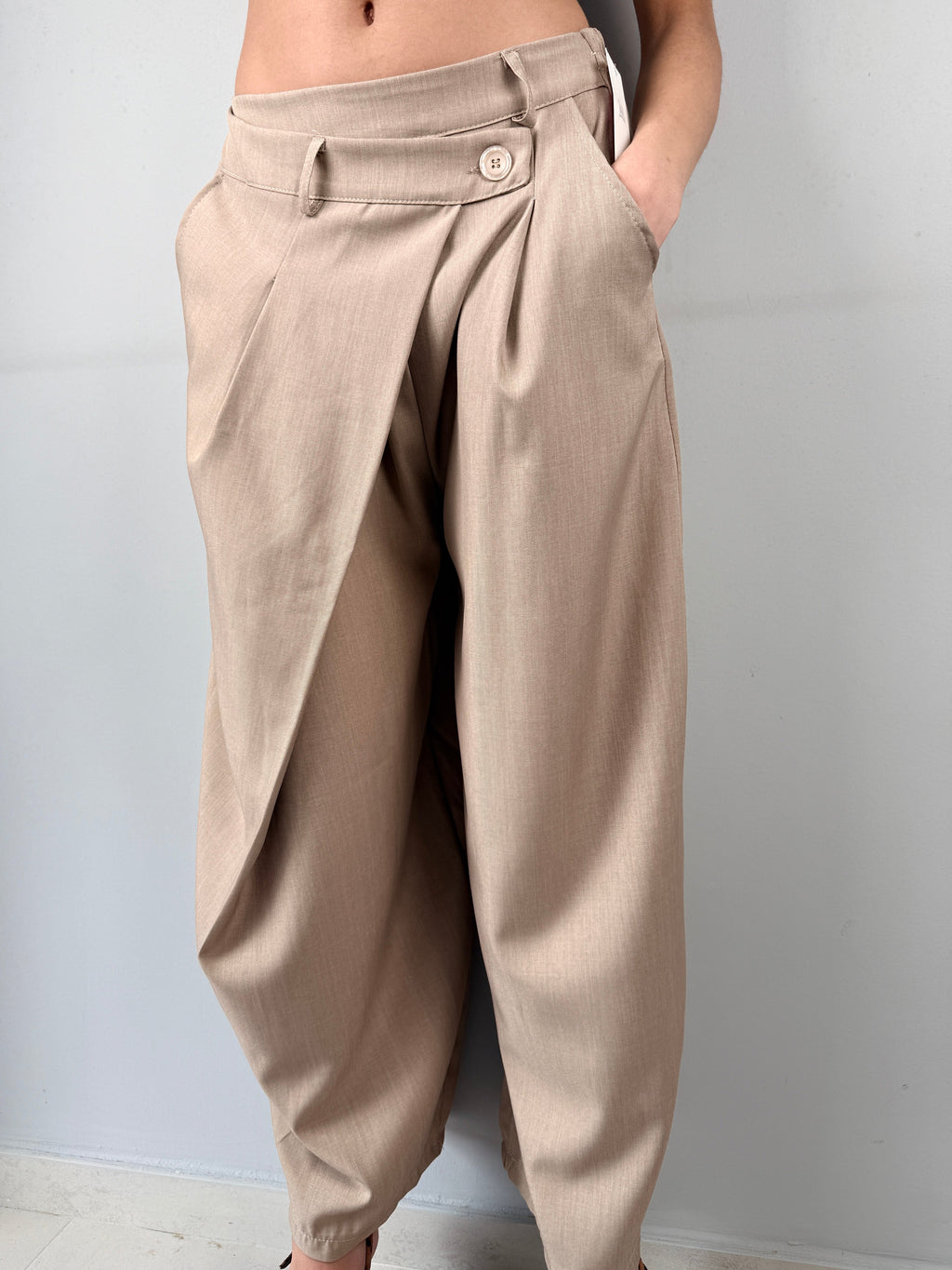 Pantaloni Wide Leg con Vita Asimmetrica – Taglia Unica