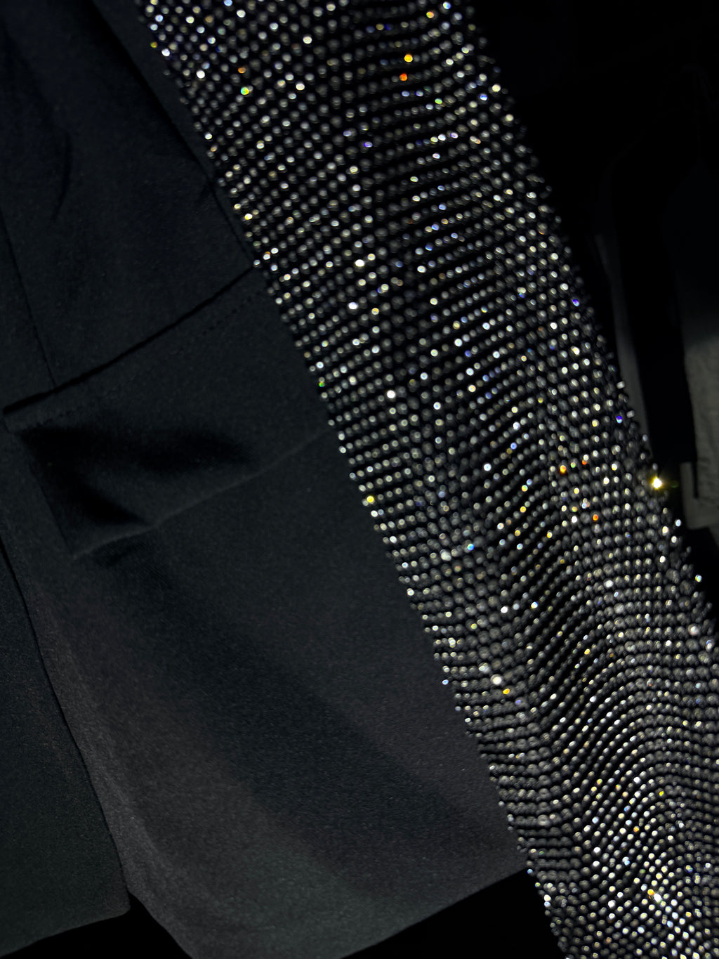 Blazer "Glow Reveal" – Eleganza Sartoriale con Dettaglio Crystal