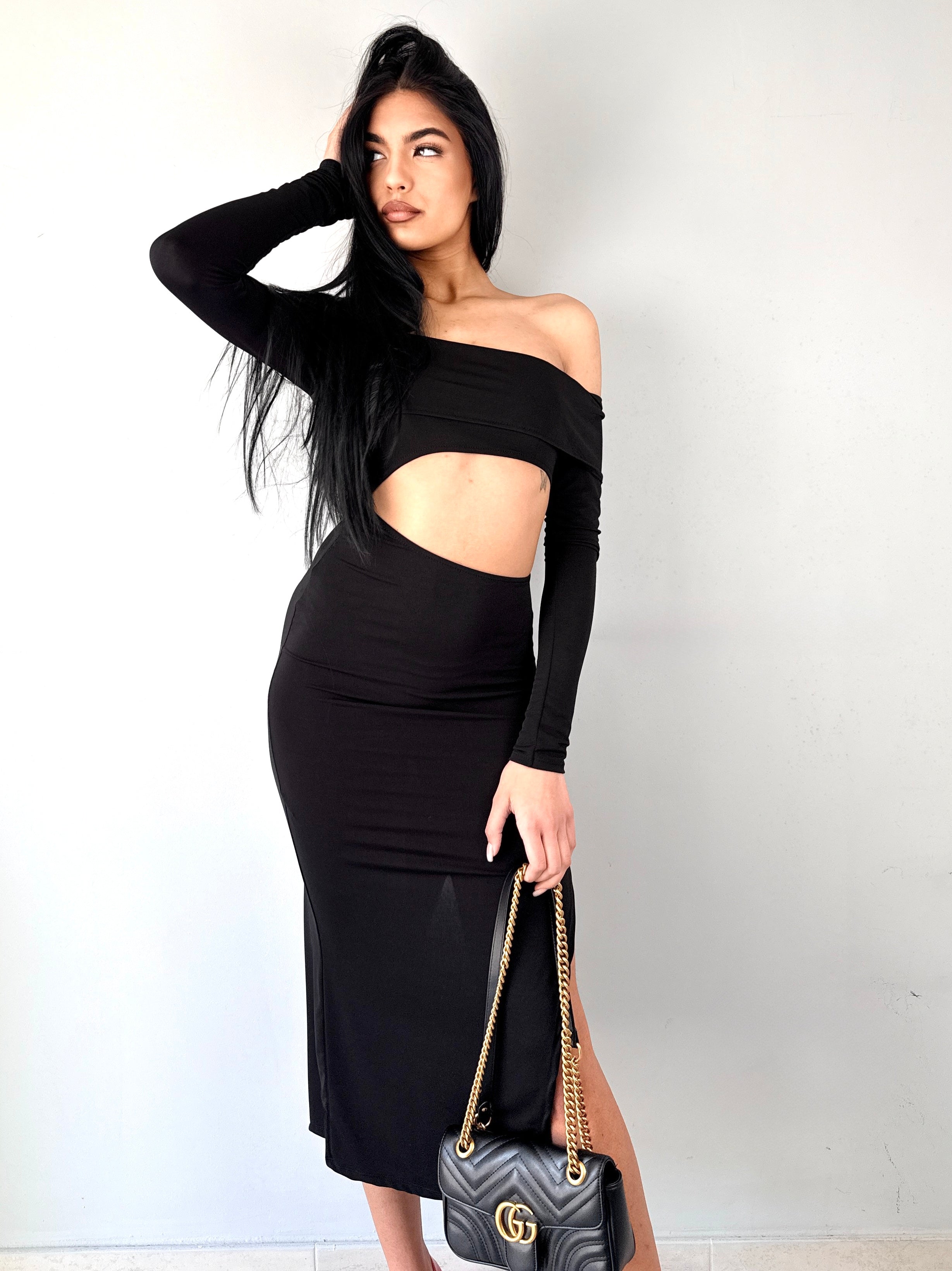 Abito Midi "Noir Cut-Out" – Eleganza Audace