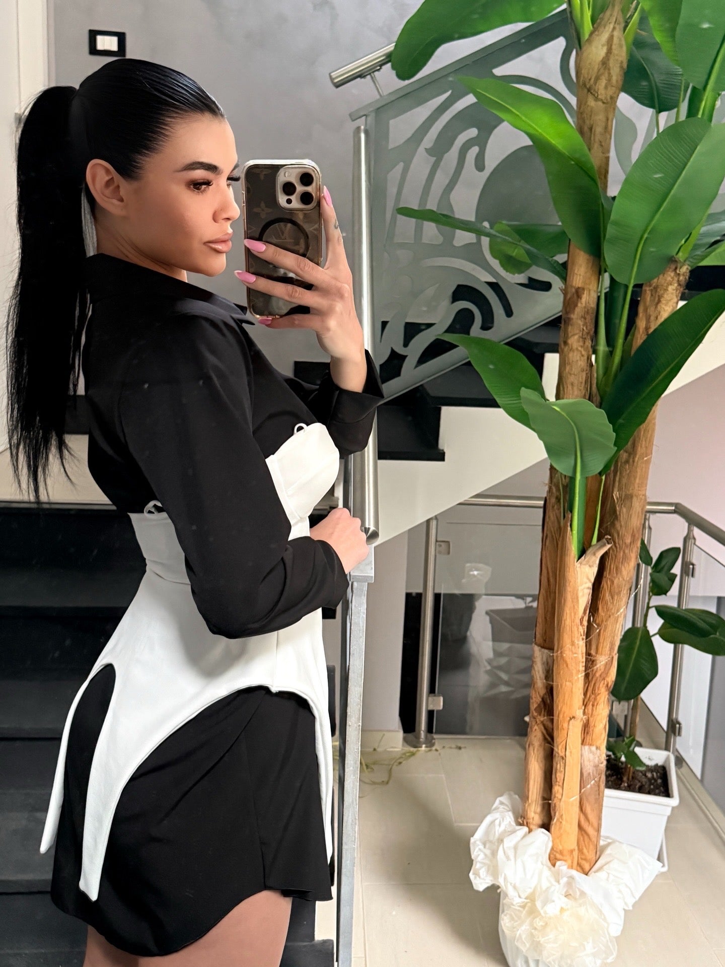 Corsetto Strutturato "Avant-Garde" con Scollo a Cuore